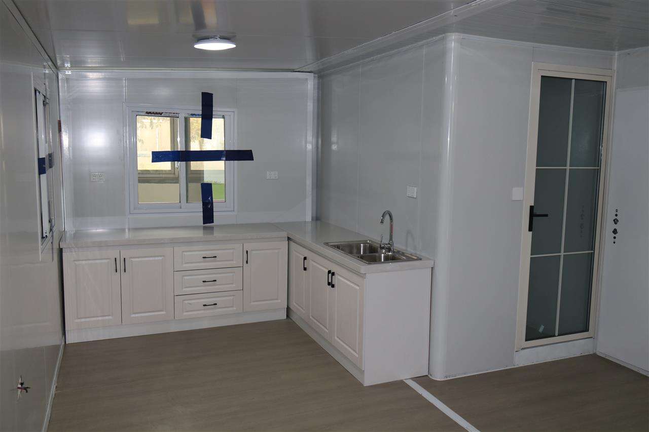 Portable Prefabricated Extendable Luxury Home House (20ft x 20ft/40ft) feet , Foldable, Expandable Container with Bathroom,Bedroom,Living Room and Open Kitchen.Modern Design Small Villa,Mobile Expandable House. (Size 20ft x 20ft /40ft)